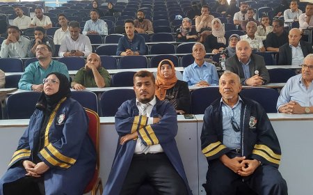 كلية الطب والعلوم الصحية بجامعة عدن تمنح الدكتوراة بامتياز في طب الباطنة للأطباء عبدالعزيز السقاف و مهند الخامري و سامي جبلي