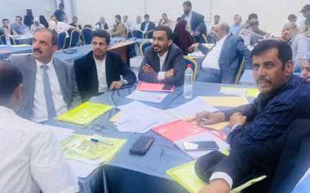 رئيس مؤسسة شروين للتنمية الإنسانية يشارك ضمن وفد محافظة المهرة في ورشة العمل الخاصة بإعمار مديرية حصوين بعد إعصار تيج