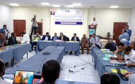 ورشة عمل بعدن خاصة بمعالجة آثار اعصار تيج