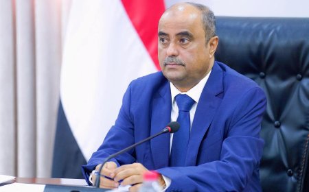 رئيس الوزراء: إجراءات إسعافية لتحسين الكهرباء في عدن وخطط لإصلاحات جذرية