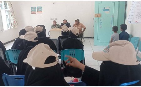 اجتماع تنسيقي لمتطوعات التثقيف الصحي بمديرية أحور استعداداً لتنفيذ جلسات التوعية لحملة شلل الأطفال