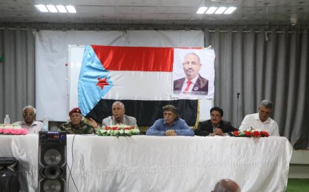 لقاء موسع في الضالع يناقش التحديات الخدمية وجهود متابعة المشاريع المتعثرة