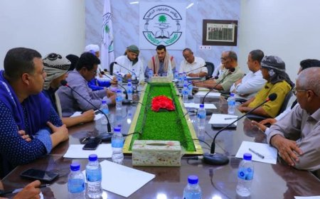 القاضي العامري: لا إقصاء ولا تحدٍّ لأي طرف سياسي في مسار مؤتمر حضرموت الجامع