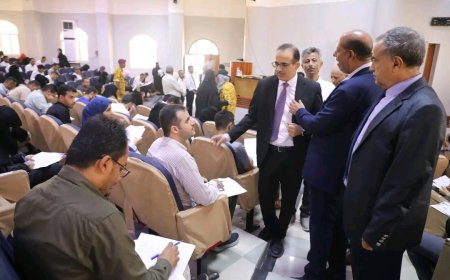 وزير الصحة يدشن امتحانات الكفاءة المهنية للكوادر الصحية في المراكز الامتحانية بالداخل والخارج