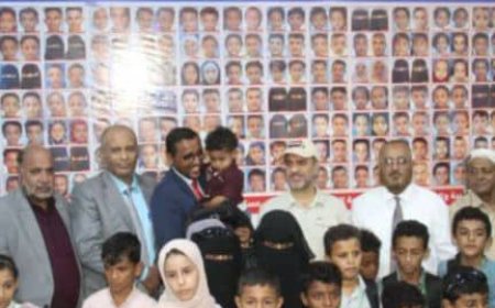 تعز | برعاية طارق صالح.. اختتام المخيم الطبي المجاني حول العيون في المخا بإجراء أكثر من 250 عملية جراحية ناجحة