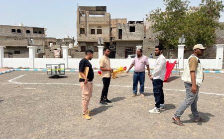 مستشار محافظ لحج برفقة مدير عام الحوطة يطلعان على اللمسات الأخيرة لمشروع حديقة الأطفال وذوي الاحتياجات الخاصة