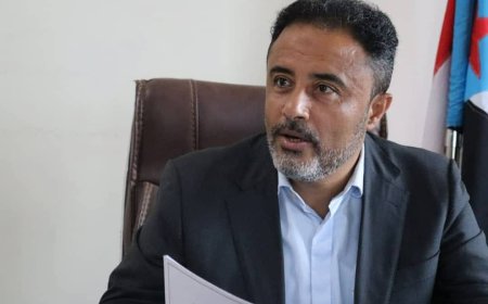 رئيس تنفيذية انتقالي أبين يُعزّي في وفاة العميد الركن علي ناصر سعيد الدنبوع