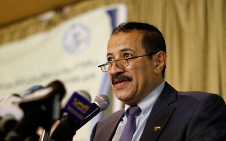 إيقاف منتحل وزير خارجية سابق للحوثيين في مطار عدن.