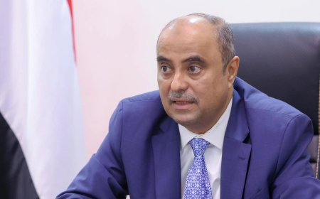 رئيس الوزراء يوجّه بصرف مستحقات الطلاب المبتعثين ويؤكد: الابتعاث أداة لبناء الكفاءات