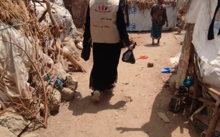 جمعية الخير النسوية بمودية توزع الثلج لـ40 أسرة نازحة بدعم فاعل خير