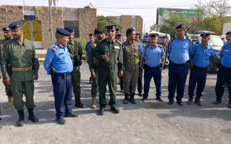 مدير عام شرطة محافظة تعز يتفقد إدارتي البحث الجنائي وشرطة السير ويشدد على رفع الجاهزية وتعزيز الأداء الأمني