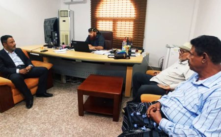 رئيس تنفيذية انتقالي أبين يتفقد مصنع الاسمنت بمديرية خنفر