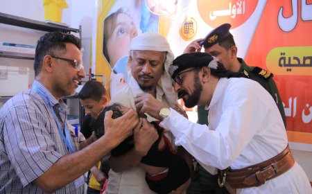 مدير عام شبام يدشن الحملة الطارئة للتحصين ضد مرض شلل الأطفال ويشيد بجهود القطاع الصحي بالمديرية
