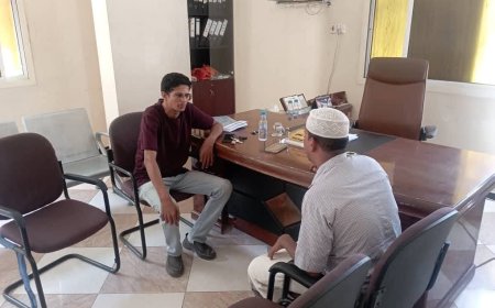 لقاء بالمكلا يناقش آلية العمل المشترك في تنفيذ مبادرة نظافة سواحل مديرية المكلا تزامنا مع مؤسسة البلدة 2025م