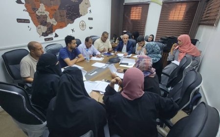 الوكيل الشبحي يترأس اجتماعاً موسعاً مع جميع طاقم قطاع السكان لمناقشة اللمسات الأخيرة لانطلاق حملة تعزيز صحة الأم والوليد
