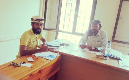 انتقالي جيشان يطلع على أسباب تأخر صرف مرتبات المعلمين بالمديرية