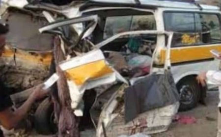 وفاة وإصابة عدد من الركاب في حادث انقلاب حافلة بطريق تعز - عدن