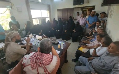 نائب وزير الأوقاف يزور مكتب الوزارة بعدن للإطلاع على سير العمل