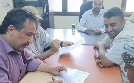 قيادة السلطة المحلية بسرار يافع تسلم موقع انشاء حاجز مائي عملاق للجهة المنفذة بتمويل دولي