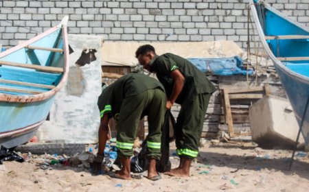 مدير عام بروم ميفع يشارك في حملة نظافة ساحل مدينة بروم استعداد لمهرجان البلدة السياحي الثالث