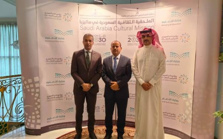 المستشار الخضمي يبحث مع نظيره السعودي في ماليزيا سبل تعزيز التعاون والتنسيق المشترك