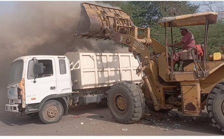 صندوق النظافة والتحسين بأحور ينفذ حملة نظافة لإزالة الأشجار والقمامة من الخط الدائري