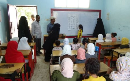 بحضور القائم بأعمال مدير تربية خنفر... مدرسة أبناء الفلاحين بالكود تختتم معرض الوسائل التعليمية