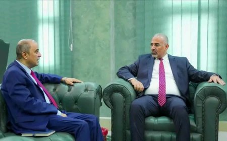 الرئيس الزُبيدي يشدد على تسريع وتيرة الأداء الحكومي في القطاعين الاقتصادي والخدمي