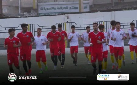 جرعة تدريبية صباحية للأحمر الشاب بمعسكر صنعاء