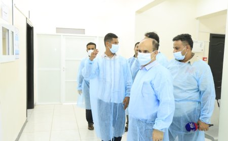 مدير عام دارسعد يتفقد سير العمل يمركز معالجة الإسهالات الذي يعمل ضمن مشروع الاستجابة الطارئة لوباء الكوليرا