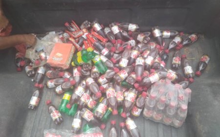 مكتب الاشغال العامة م/خنفر يضبط عدد من المخالفات الصحية بمستودع احد المحلات بسوق المدينة