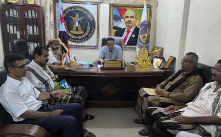 رئيس انتقالي لحج يبحث مع رئيسي تنفيذية حبيل جبر وطور الباحة عددًا من القضايا التنظيمية والخدمية