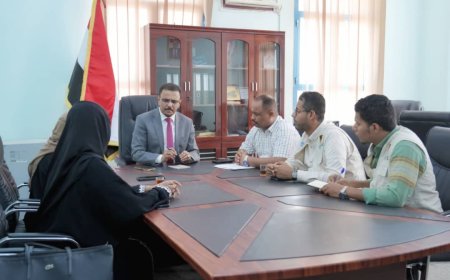 الأمين العام للمجلس المحلي بحضرموت يلتقي وكيل وزارة الصحة ويشيد بنجاح حملة التحصين وما حققته من نجاح في انخفاض نسبة المتخلفين عن التطعيم