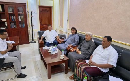 النائب العام يستقبل محافظ سقطرى ويبحثان سبل دعم السلطة القضائية وتعزيز الأمن والاستقرار في الأرخبيل
