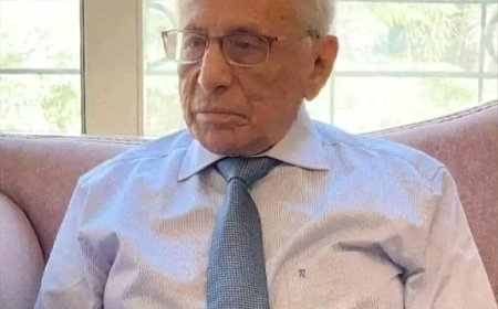 نائب رئيس الغرفة التجارية بأبين ناصر أحمد مهدي يعزي بوفاة رجل الأعمال أبوبكر عمر بازرعة