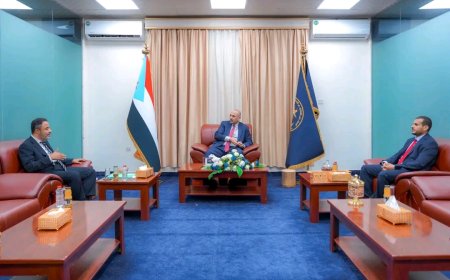 الرئيس الزُبيدي يطّلع على سير عمل الهيئات التنفيذية للمجلس الانتقالي بمحافظة أبين