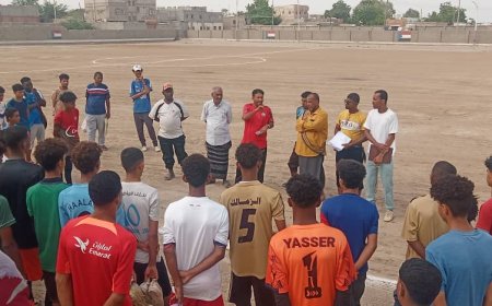 المدرب الوطني قيس يبدأ برنامج "النزول الميداني" لاختيار لاعبي منتخب الناشئين بأبين