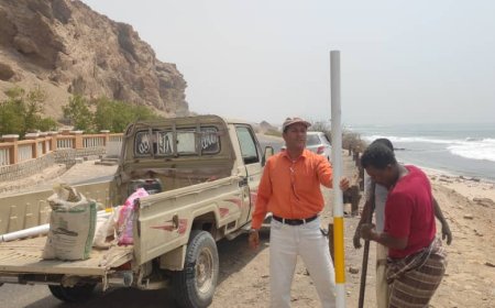 مكتب الاشغال العامة والطرق في بروم ميفع يقوم بتركيب لوحات إرشادية لمنعطفات الشقين