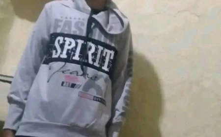 تعز.طفل من مديرية جبل حبشي يُعيد 24,500 ريال سعودي..