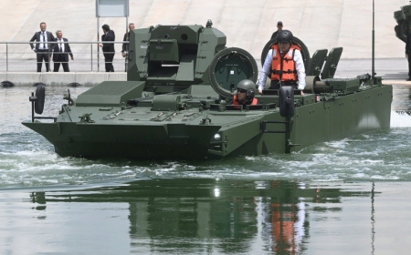 تركيا تطلق مركبة برمائية هجومية مطورة بمعرض آيدف 2025