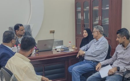 الوزير السقطري يتفقد مركز المعلومات التابع لوزارة الزراعة والأسماك