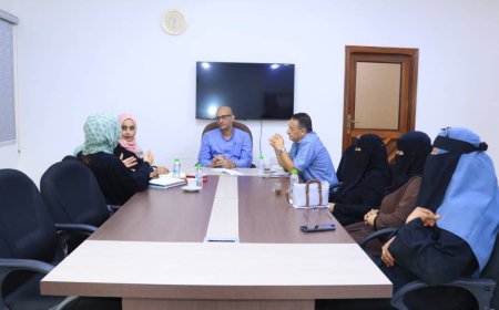 مدير عام مؤسسة المياه بعدن يلتقي مدير مشروع المياه في الصليب الأحمر