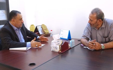 الأمين العام للمجلس المحلي بأبين يناقش مع مدير عام الصحة تقييم الأوضاع الصحية وتدخلات المنظمات في المحافظة