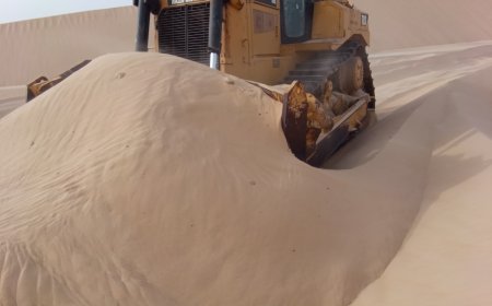 مدير عام رضوم يثمن جهود شركة الغاز وفرق صيانة الطرق بالمحافظة في إزالة الرمال من الخطوط الدولية الرئيسية
