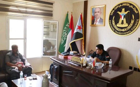 العميد المحمدي يلتقي رئيس تنفيذية انتقالي غيل بن يمين ويشدد على مضاعفة الجهود التنظيمية وخدمة المواطنين