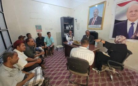 مدير عام قعطبة بكر الشاعري يلتقي بفريق منظمة اكتد لبحث وتنسيق المشاريع المستقبلية بالمديرية