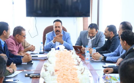 العقربي يترأس اجتماعاً موسعاً مع قيادة المؤسسة العامة للطرق والجسور ويؤكد دعم جهود تفعيل نشاطها