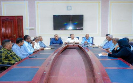 رئيس جامعة عدن يترأس اجتماعًا ويشيد بتعاون وزارتي الخدمة المدنية والمالية في إنجاز تسويات الأكاديميين