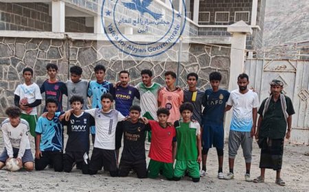 الشيخ الطاهري يلتقي فريق "حُمّة" الرياضي ويعلن دعمه الكامل لمشاركته في دوري كأس شهداء كلد