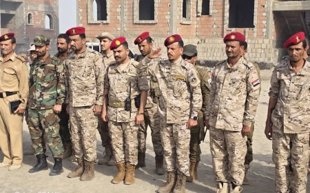 قائد ألوية الدعم والإسناد العميد نصر عاطف اليافعي يتفقد جاهزية اللواء السادس دعم وإسناد في محور أبين